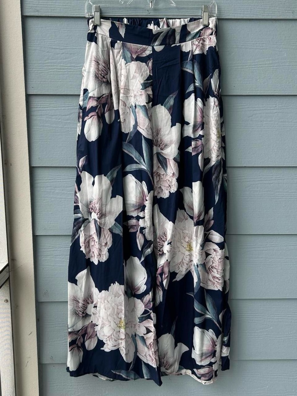 Women's Navy Floral Flowy Pants Size L